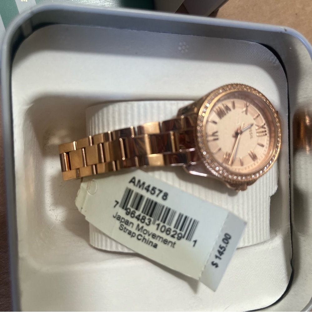 Fossil watch new with tags in original tin packaging! - Picture 5 of 11
